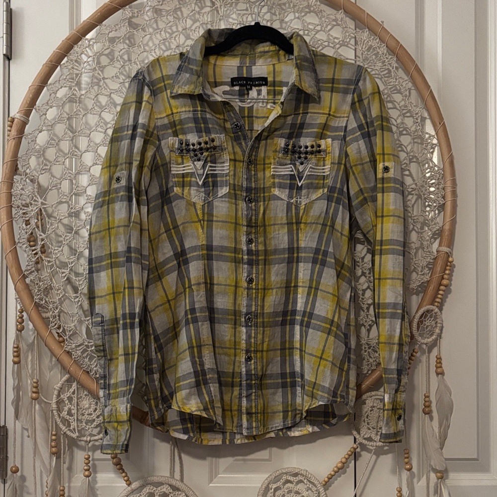 Affliction Women’s free love flannel size medium A00326